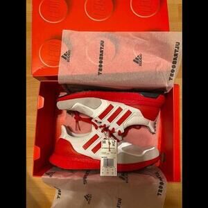 Adidas men ultraboost x lego colo H67955 size 9- red